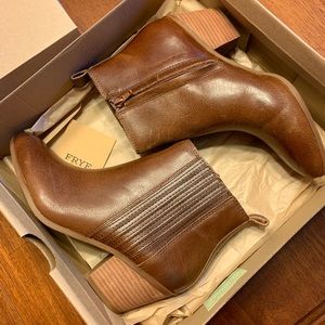 (NIB) Frye & Co boots